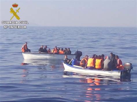 Un total de 365 personas han llegado en patera a Alicante en lo .